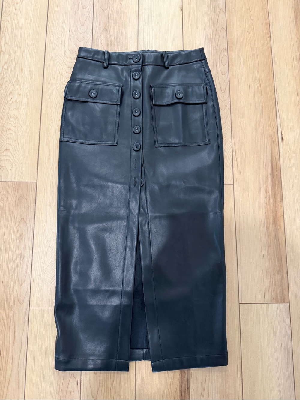 Heartlook Marissa Black Button-Front Faux Leather Midi Skirt - Picture 4 of 9